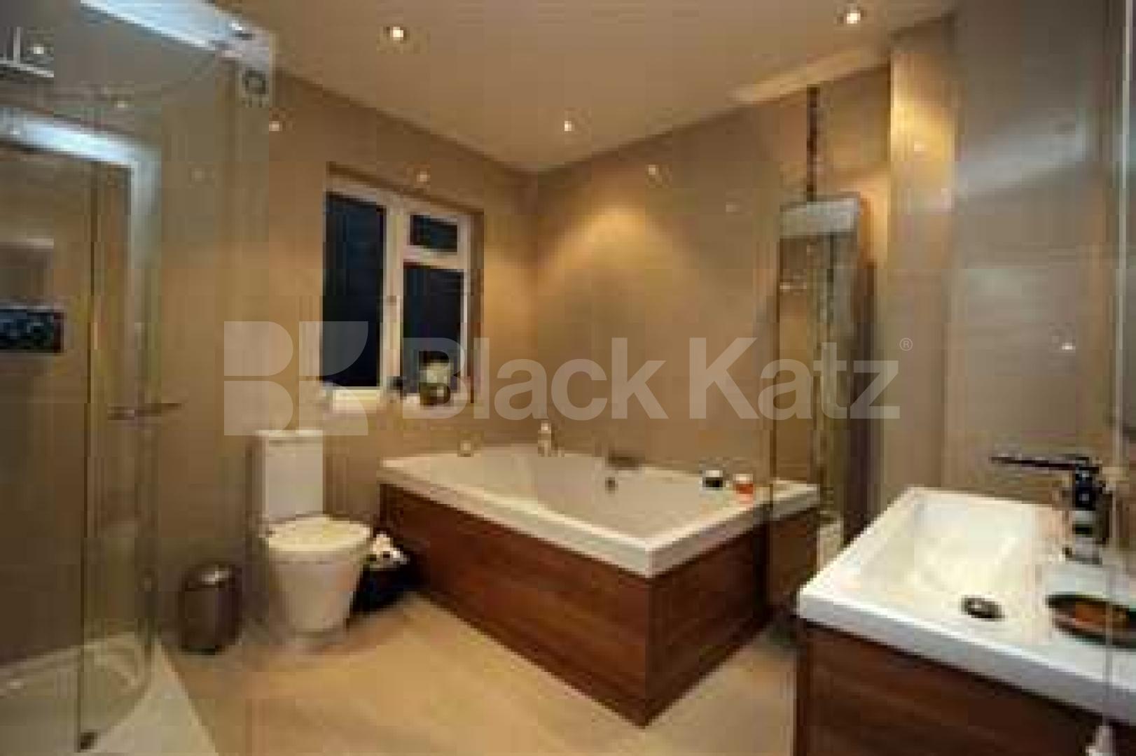 			4 Bedroom, 1 bath, 1 reception House			 Harcourt Road, Alexandra Palace